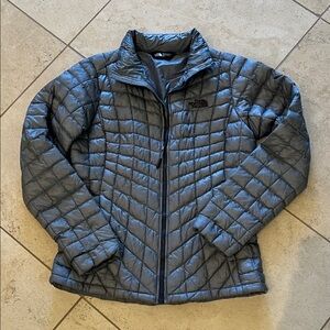 North Face Women's Grey Puffer Jacket